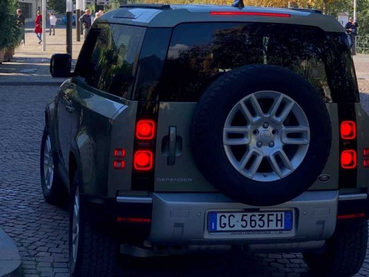 Nuova Defender 90: croce per i puristi, delizia per tutti gli altri