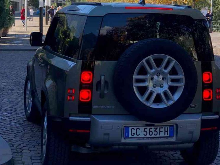 Nuova Defender 90: croce per i puristi, delizia per tutti gli altri