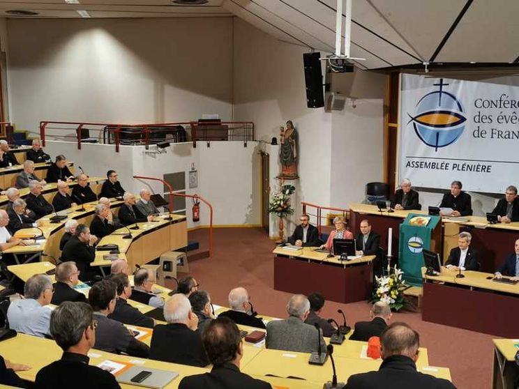 Abusi su minori, un giorno di penitenza per i vescovi francesi