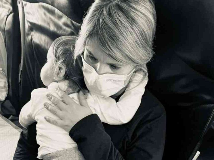 La bimba abbandonata in Ucraina: "Così l'abbiamo portata in Italia"