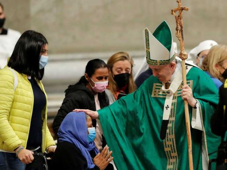 Francesco: di fronte ai poveri i cristiani organizzino la speranza