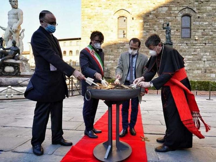 «Sogno una “Carta di Firenze” per la pace firmata da vescovi e sindaci»