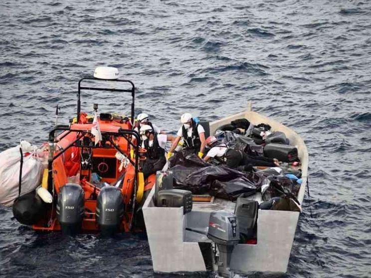 Medici senza frontiere: 10 morti per soffocamento sulla barca sovraccarica