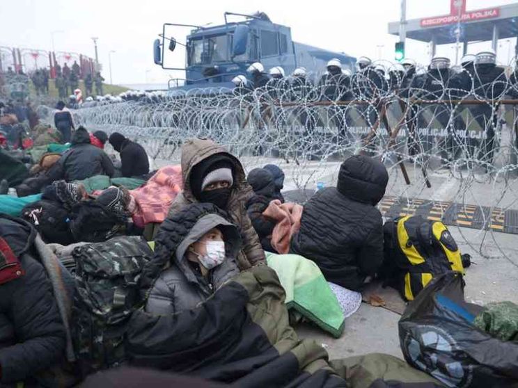 Bielorussia, neonato muore per il freddo al confine polacco. Campi sgomberati