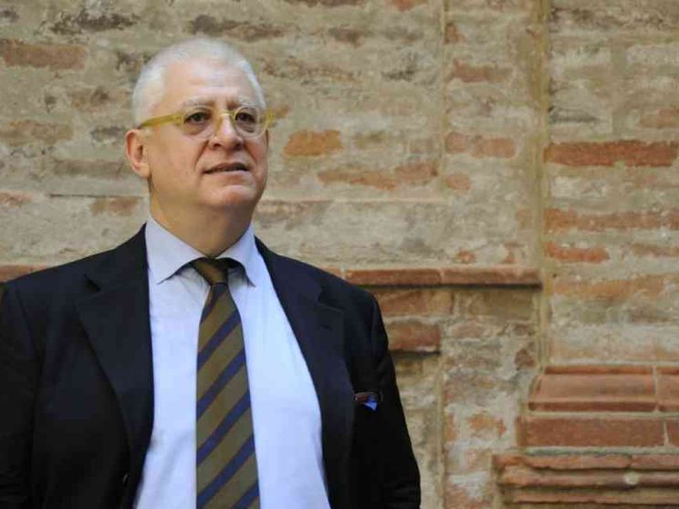 Hans Tuzzi: così l'arte fa i conti con la peste