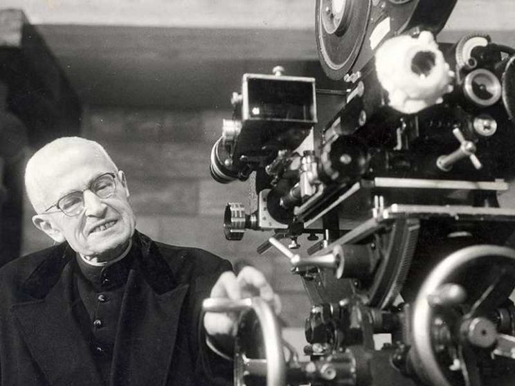 Don Alberione, aiutò la Chiesa a usare i nuovi mezzi di comunicazione