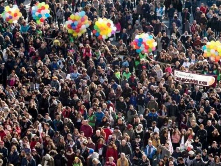 Il Papa: l’Azione Cattolica "in uscita" nei luoghi dove Dio è sconosciuto