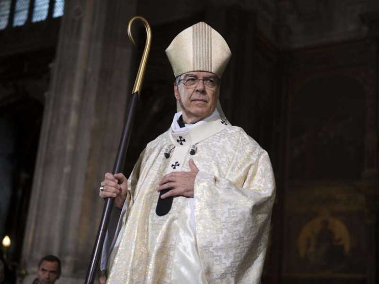 Bufera sull'arcivescovo di Parigi che rimette il mandato a papa Francesco
