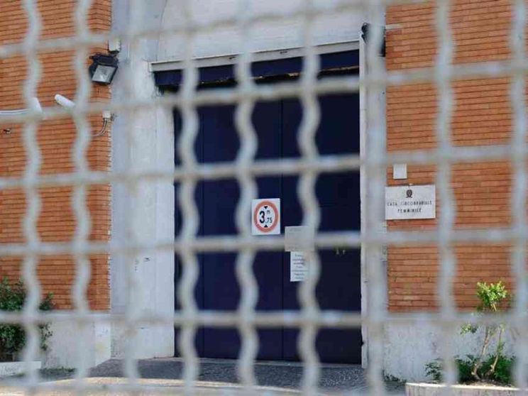 Don Roberto Guernieri, il prete che aiutava i carcerati (anche Riina)