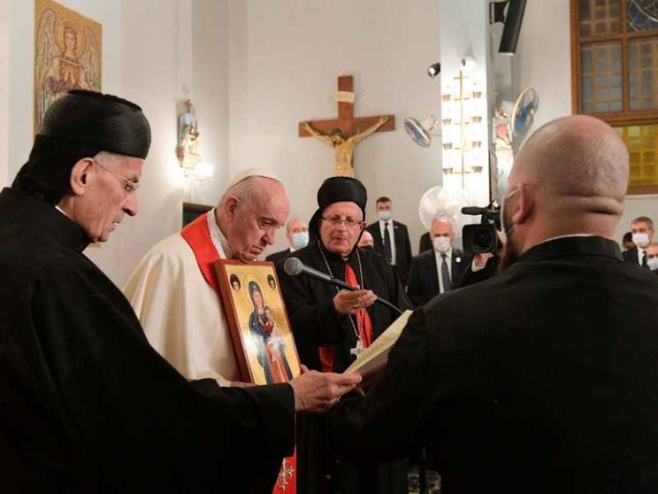 Il Papa a Cipro: «Abbattere i muri e coltivare il sogno dell’unità»