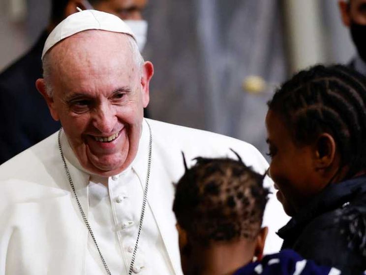 Papa Francesco: fili spinati, confinamento e schiavitù, ecco l'Occidente