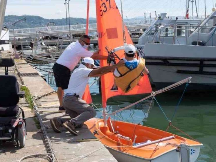 Sulle ali del vento, ecco come i disabili scoprono il mare con la Lega navale