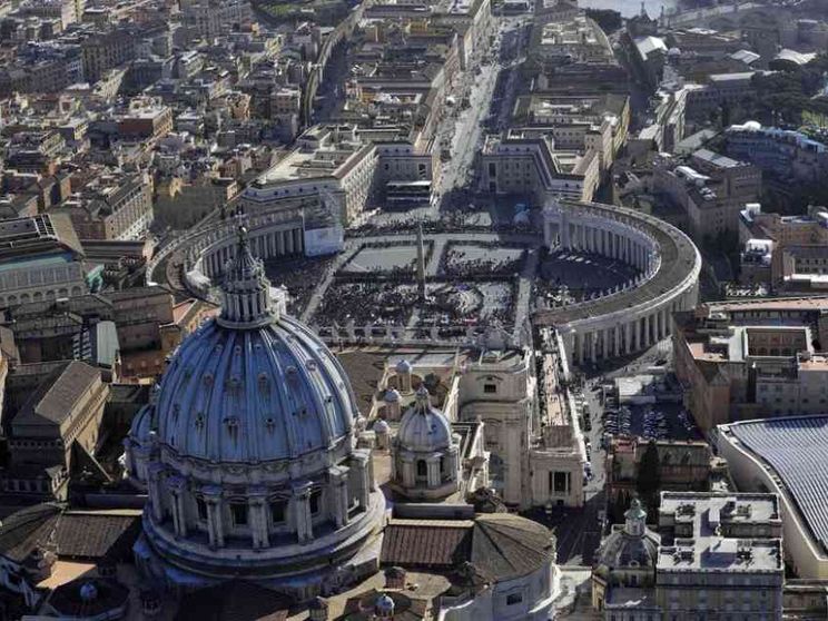 Giro di vite sui reati nella Chiesa. La giustizia "abbraccia" la carità