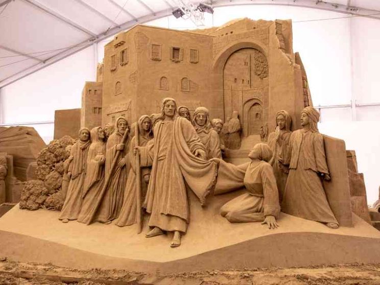 Il presepe? Un miracolo (di mille tonnellate) di sabbia
