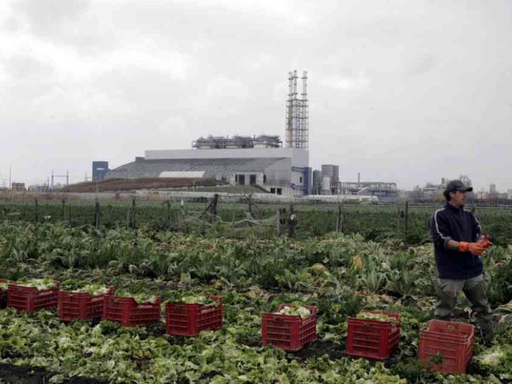 Acerra non ci sta: «Subito una moratoria dei rifiuti»