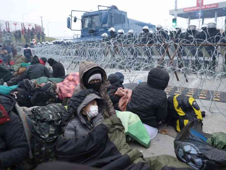 Rifugiati: crollano gli arrivi, ma la Ue alza i muri. 1.559 morti in mare