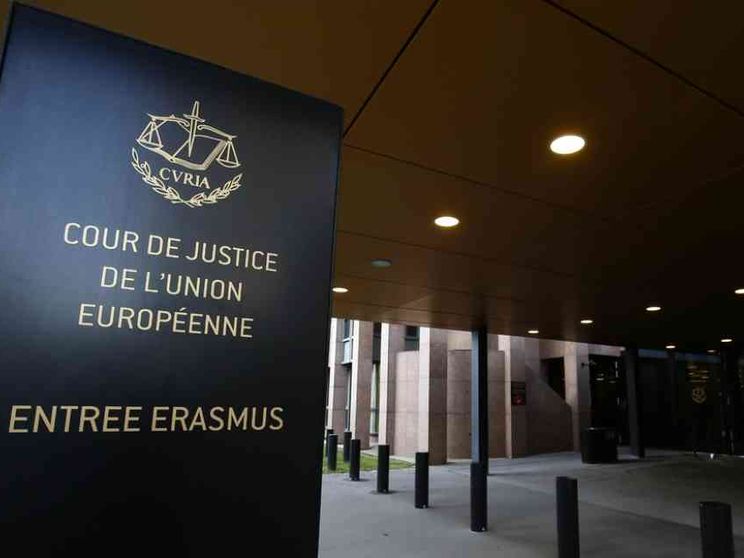 Corte Ue: gli Stati riconoscano i figli con genitori dello stesso sesso