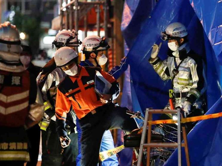 In fiamme centro medico a Osaka: 19 le vittime forse di un piromane