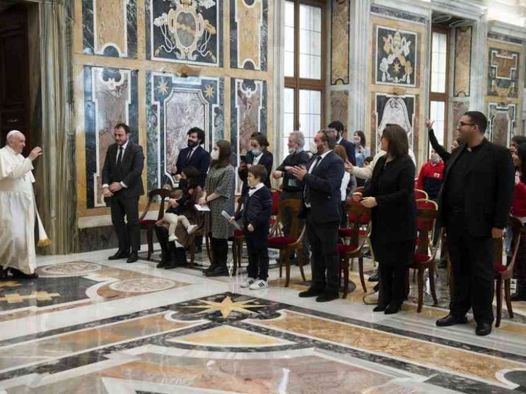 Il Papa ai giovani: "Non siamo fotocopie, siamo tutti originali"