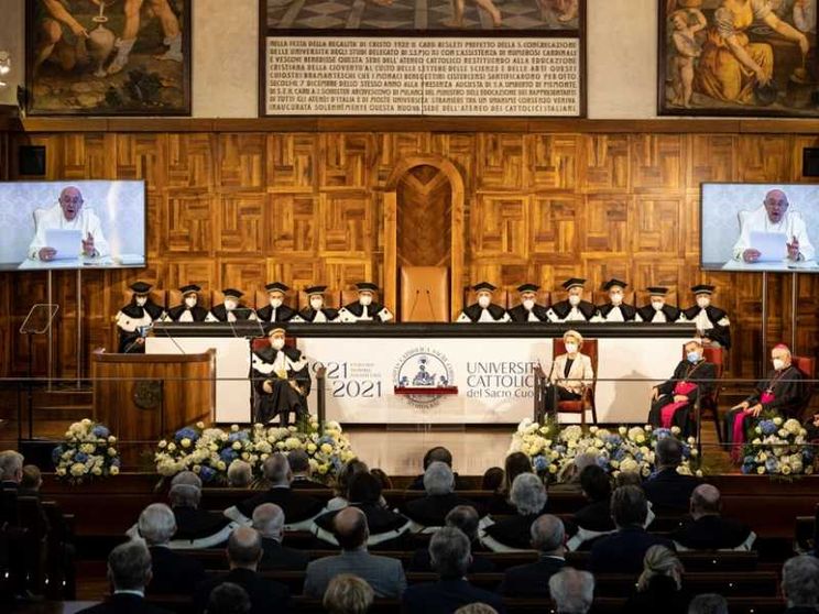 Il Papa: l'Università Cattolica comunità di studi con solide radici