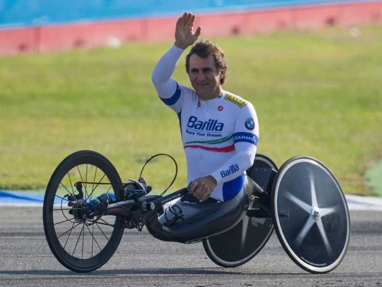 Alex Zanardi è finalmente tornato a casa