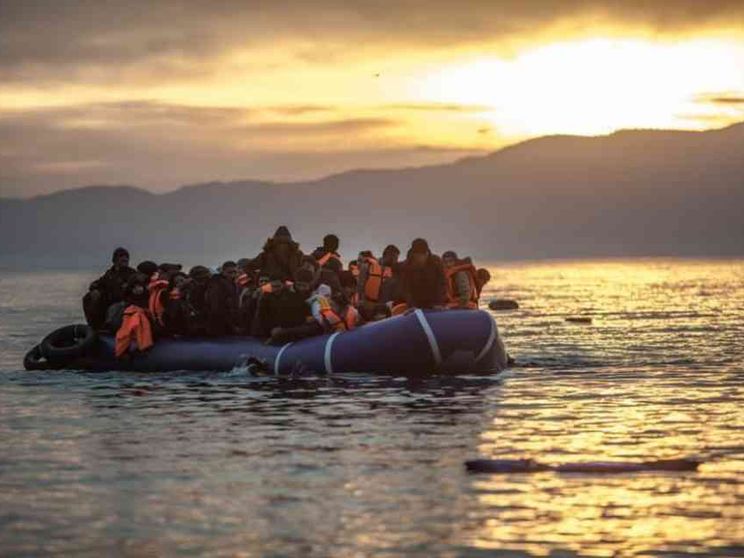 Morti e dispersi sulla rotta dell'Egeo: «Quel barcone era diretto in Italia»