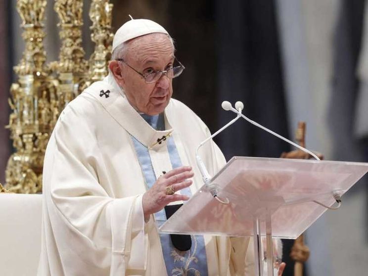 Il Papa: «Ferire una donna è oltraggiare Dio»