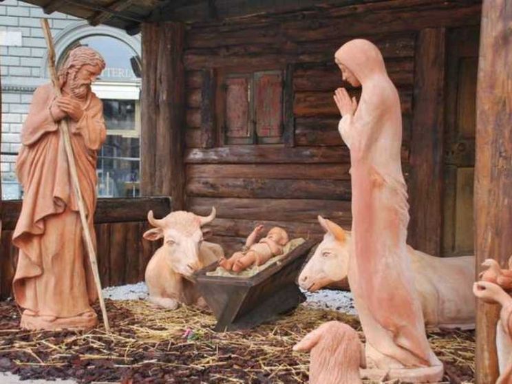 Raid vandalico nel presepe nel Duomo. Il cardinale Betori: un oltraggio