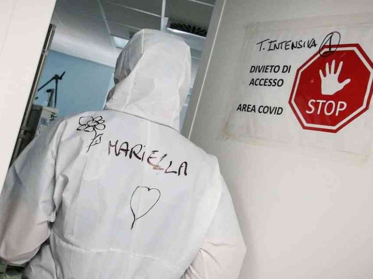 I rianimatori: insistere con chi rifiuta le cure salva vita per il Covid