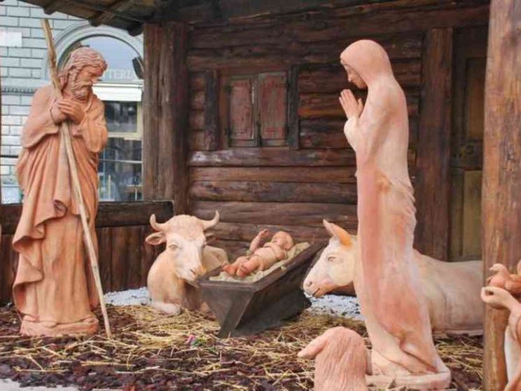 Raid vandalico nel presepe nel Duomo. Il cardinale Betori: un oltraggio