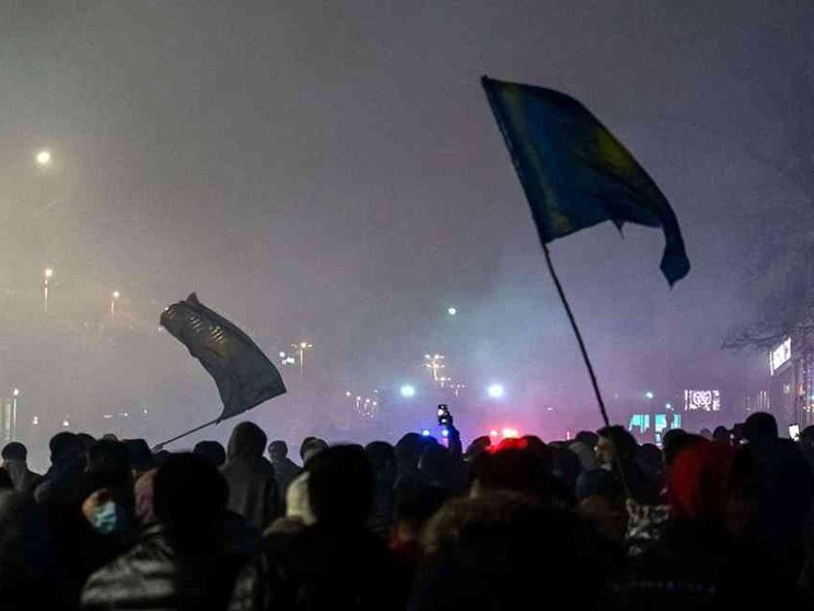 In Kazakistan esplode la rivolta del gas, rimosso il governo