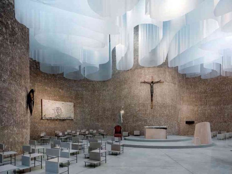 Nuove chiese per tempi nuovi: tre edifici per un bilancio