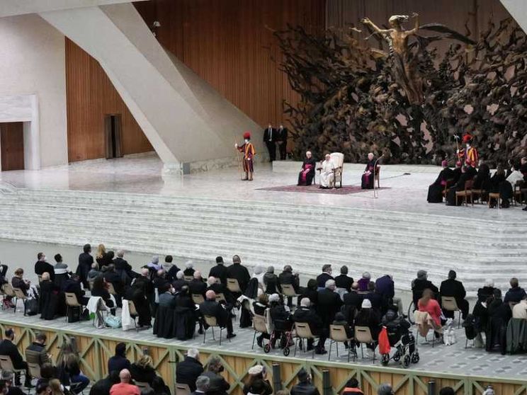 Il Papa: «Il lavoro è spesso ostaggio dell'ingiustizia sociale»