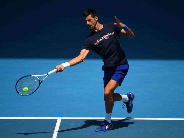 Djokovic: «Positivo al Covid ho rotto l'isolamento per un'intervista»