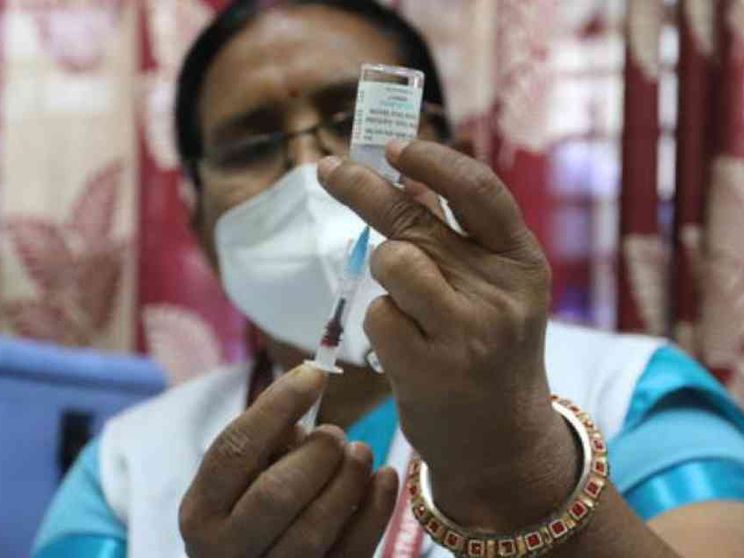 Oxfam: coi vaccini 5 nuove società miliardarie. E più disuguaglianze coi poveri