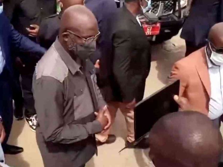 Attacco a un raduno di cristiani: trenta vittime calpestate dalla folla