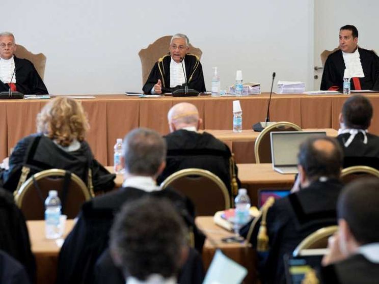 Nuovo rinvio a giudizio per Becciu. Archiviato Di Ruzza