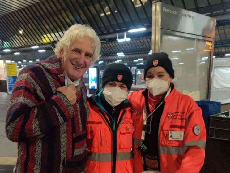 Droga a Rogoredo, c'è chi aiuta i fantasmi