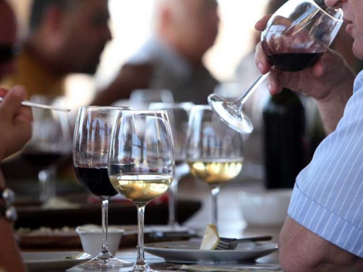 Nutriscore boccia anche il vino. L'Italia insorge: serve un chiarimento