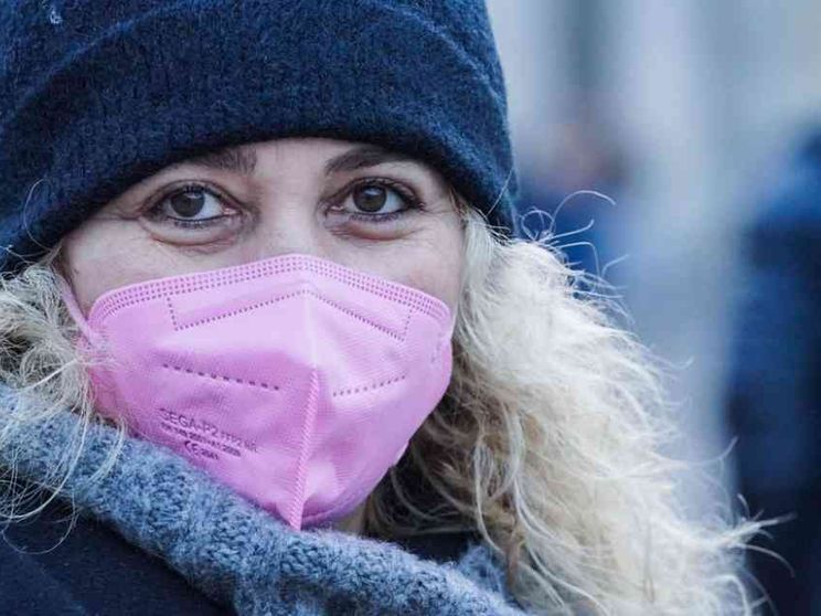 Dall'11 via la mascherina all'aperto, obbligo al chiuso fino al 31 marzo