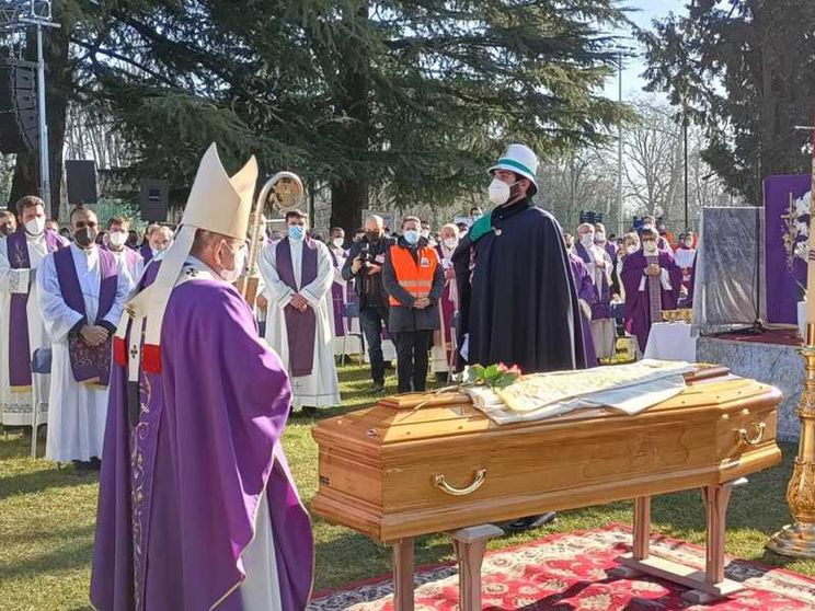 Addio a don Vassalli. Delpini ricorda i suoi «sorrisi incoraggianti»