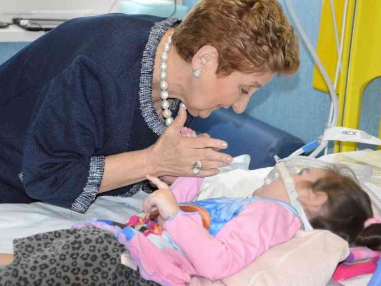 Mariella Enoc: compagni di strada di chi soffre, accogliamo il dolore in silenzio