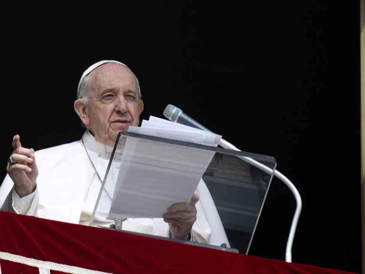 Il Papa: preghiamo in silenzio per l'Ucraina