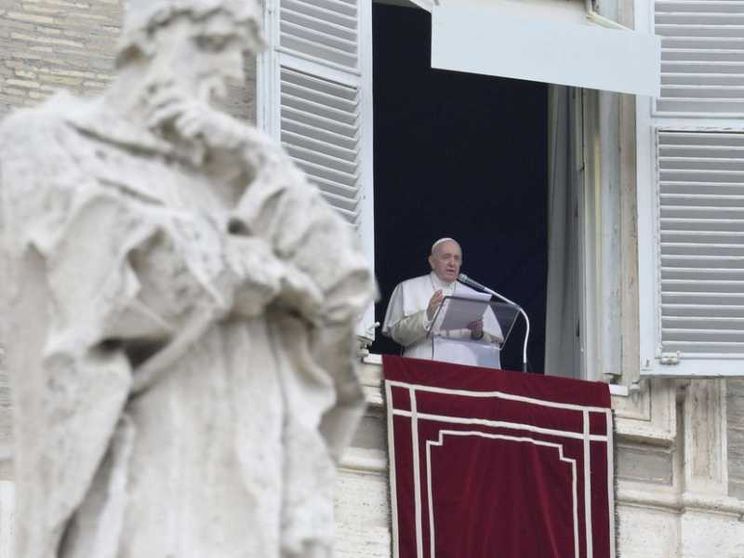 Il Papa: "Come è triste che popoli cristiani si facciano la guerra"