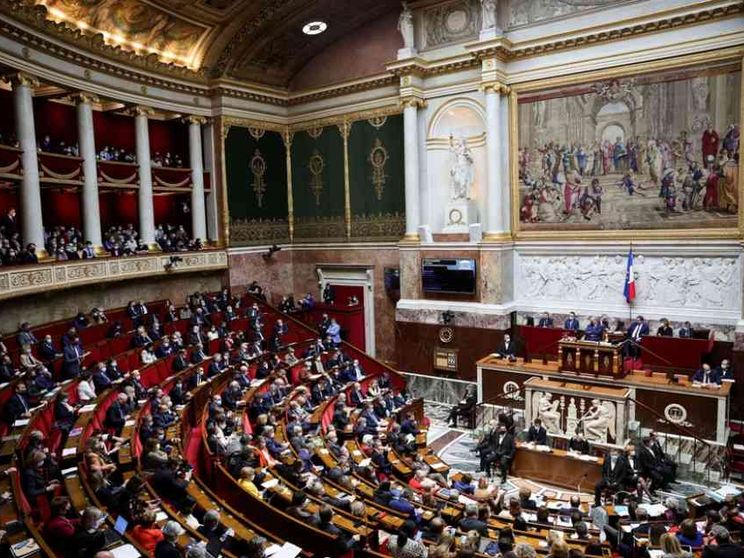 In Francia il limite per abortire allungato a 14 settimane