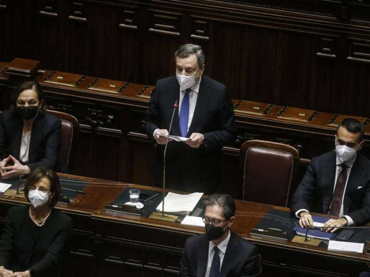 Draghi: Parlamento sia unito, 3.400 uomini alla Nato. Energia, piano anticrisi