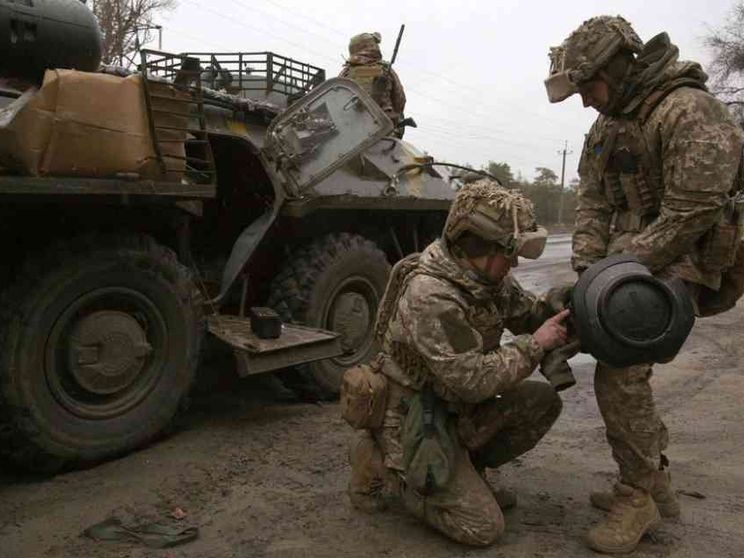 Il Papa chiama Zelensky, che lo ringrazia. Berlino: armi all'Ucraina