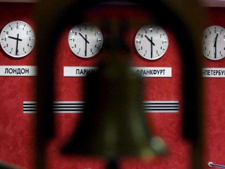 Bufera finanziaria: la Borsa di Mosca chiusa per il crollo del rublo