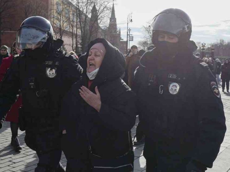 «Figlio mio, torna vivo dall'Ucraina». La speranza soffocata delle mamme russe