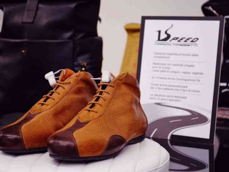 Le scarpe gioiello che tornano in comunità